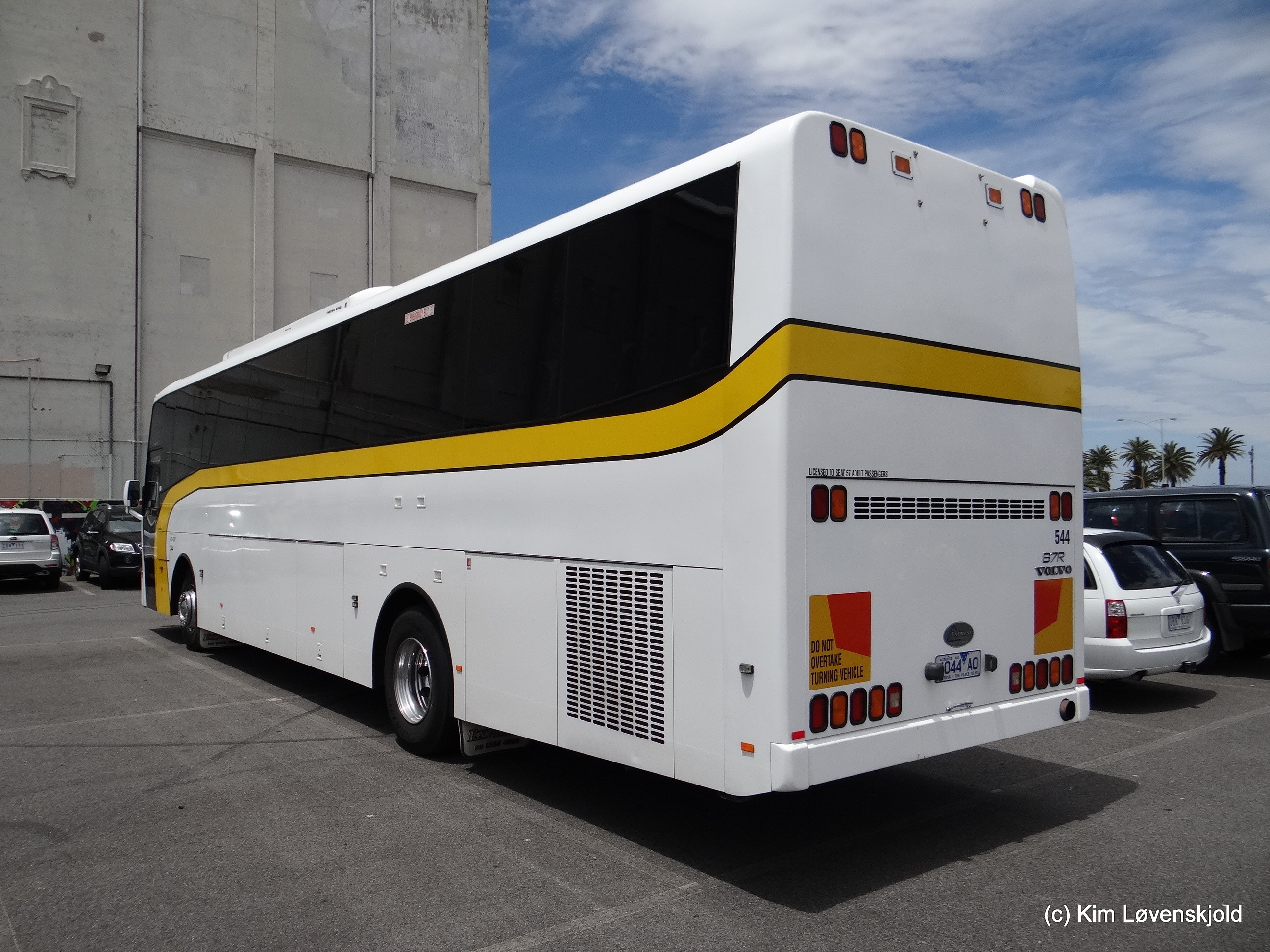 2006' Volvo B7R Express