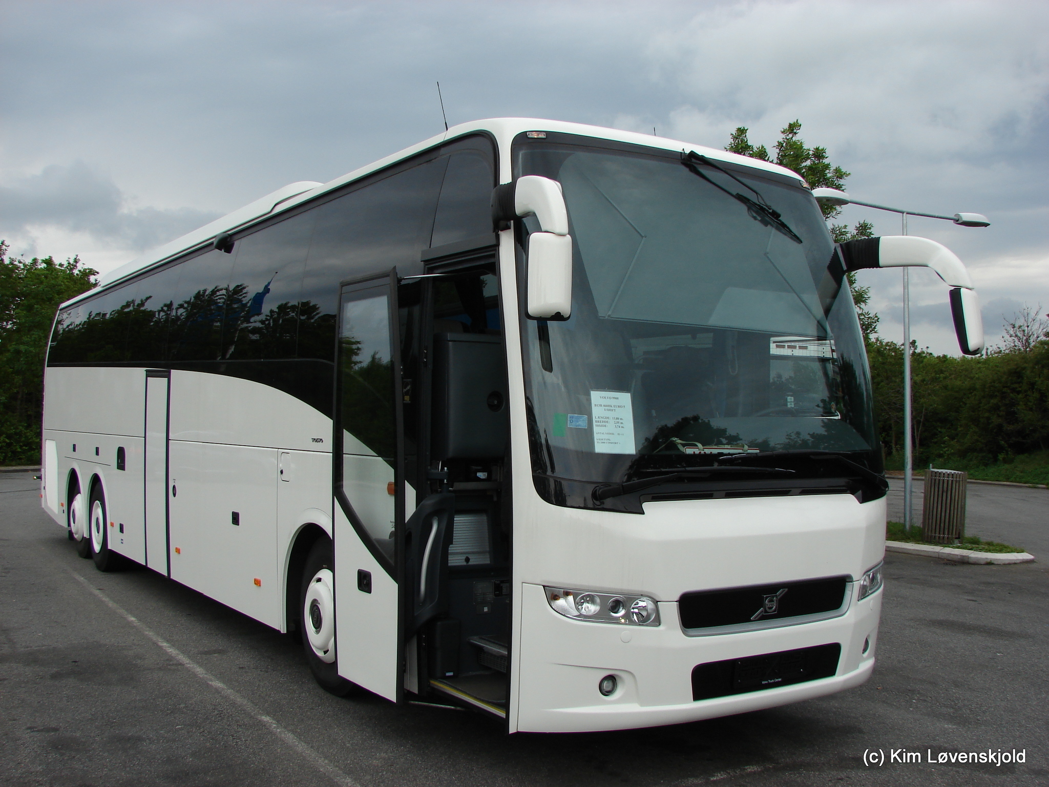 2011' Volvo 9900 B13R