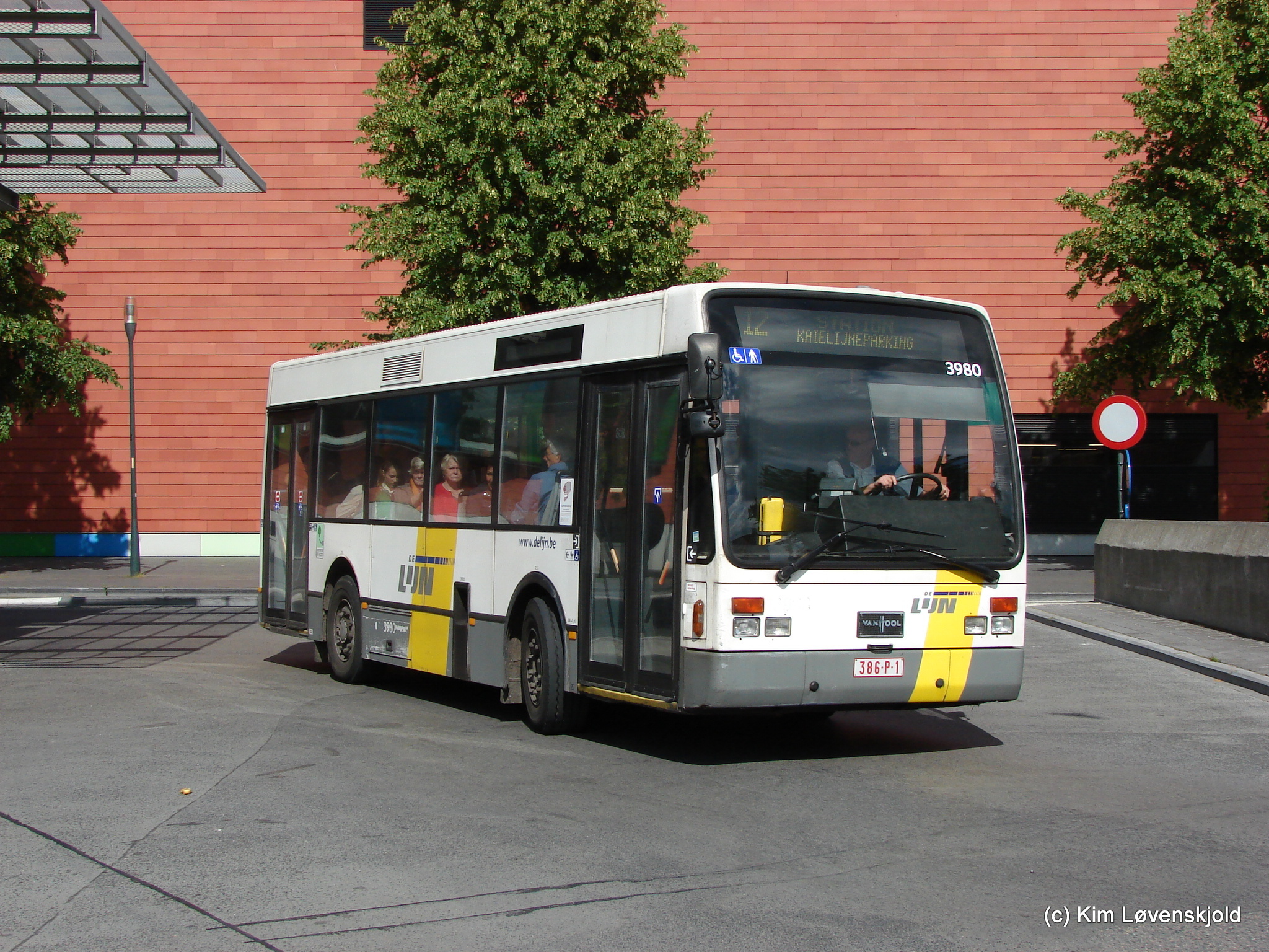 2000' Van Hool A308