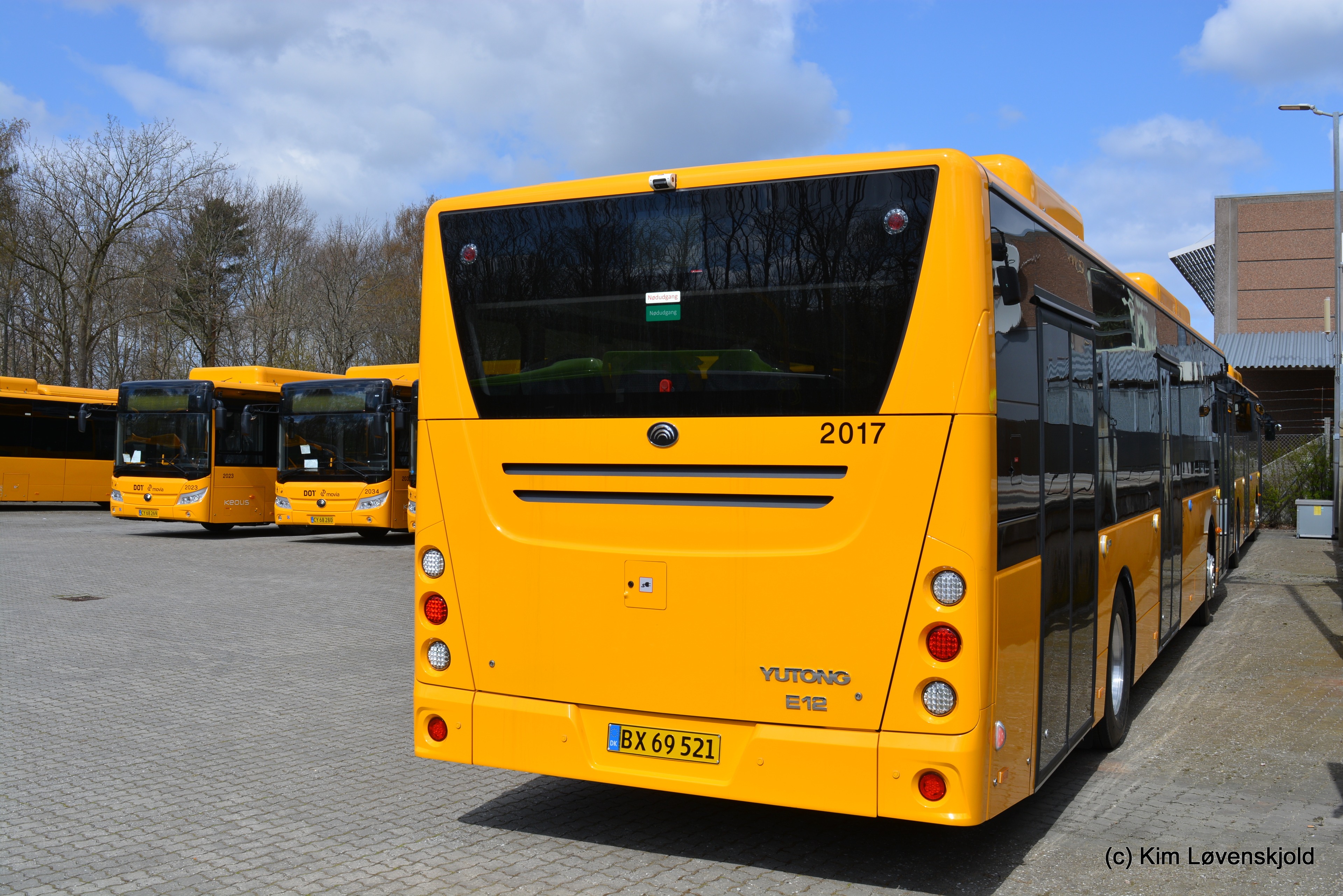 2021' Yutong E12LF