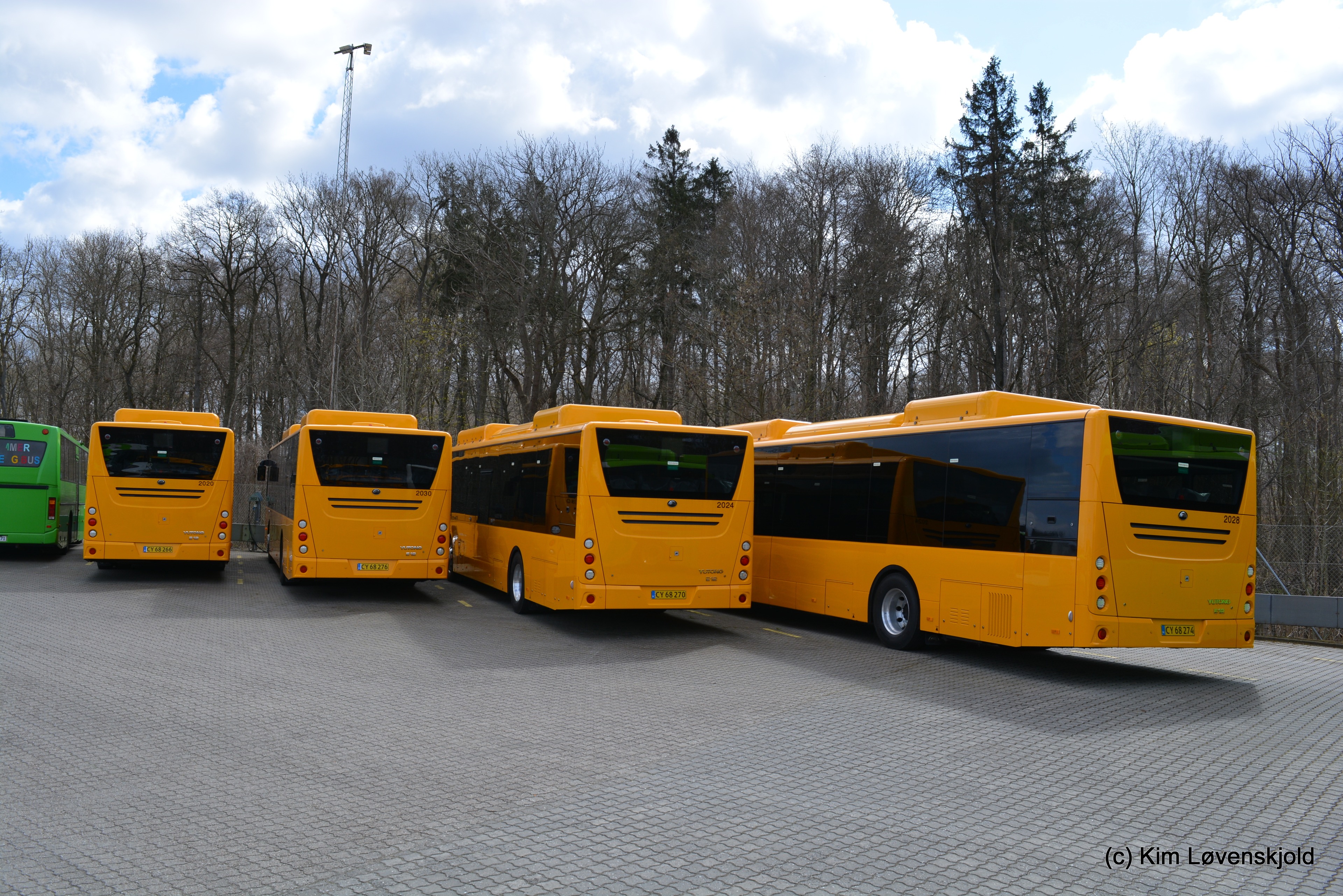 2021' Yutong E12LF