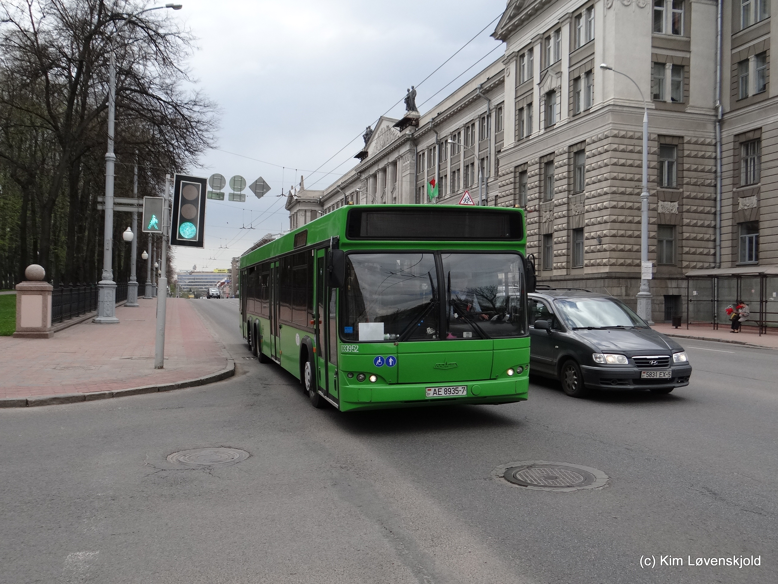 MAZ 107