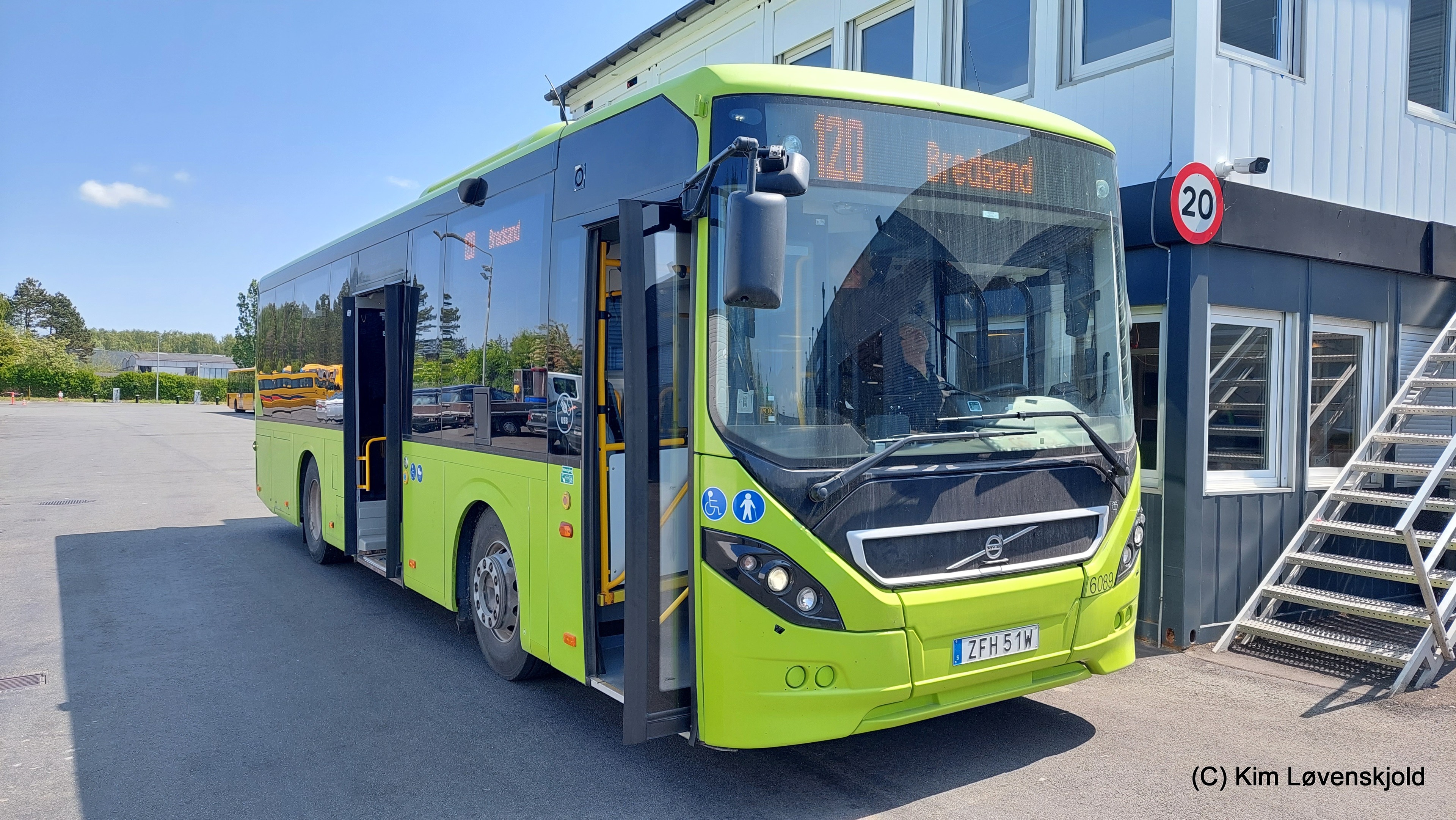 2015' Volvo B8RLE / 8900LE