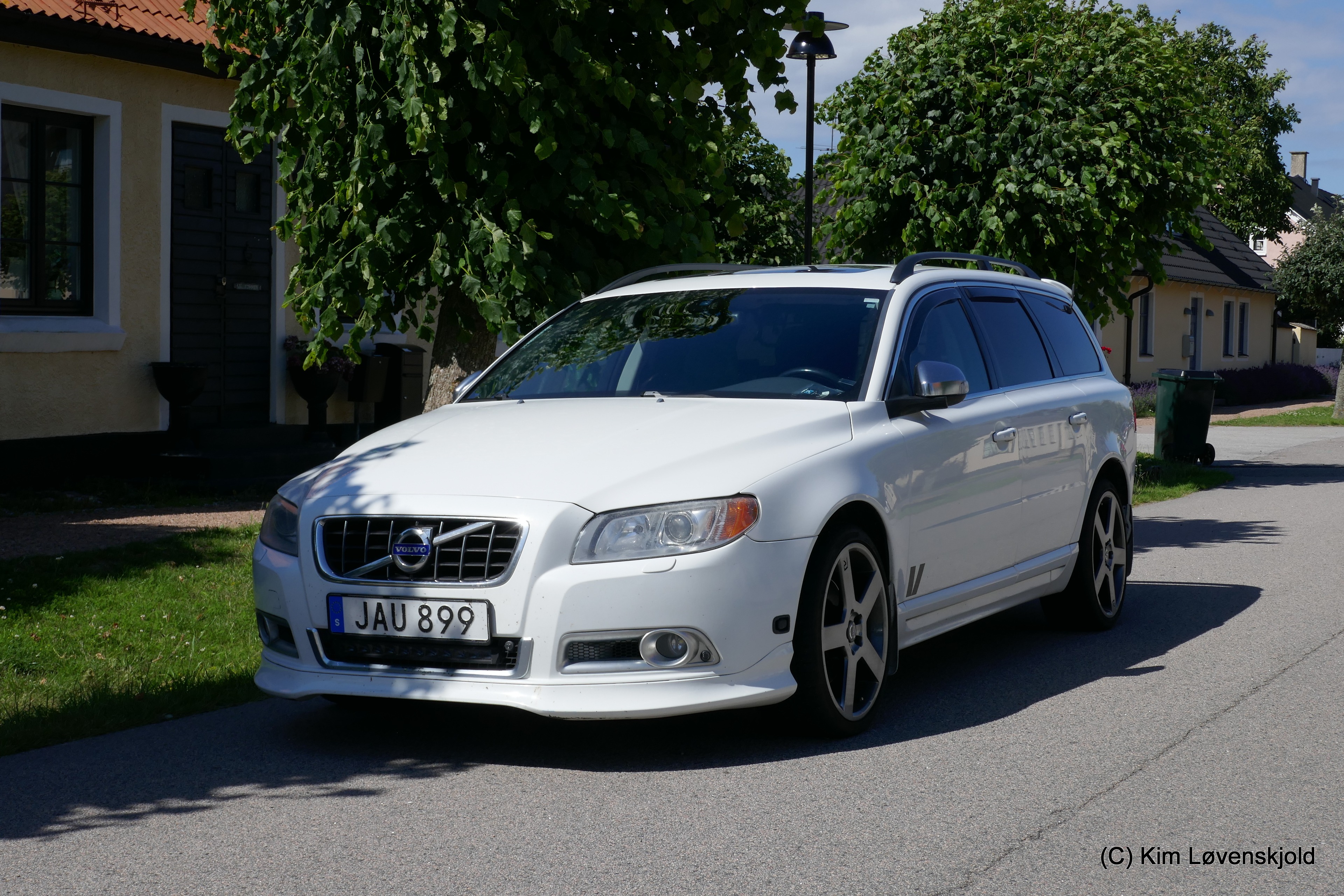 2009' Volvo V70 (MY10)