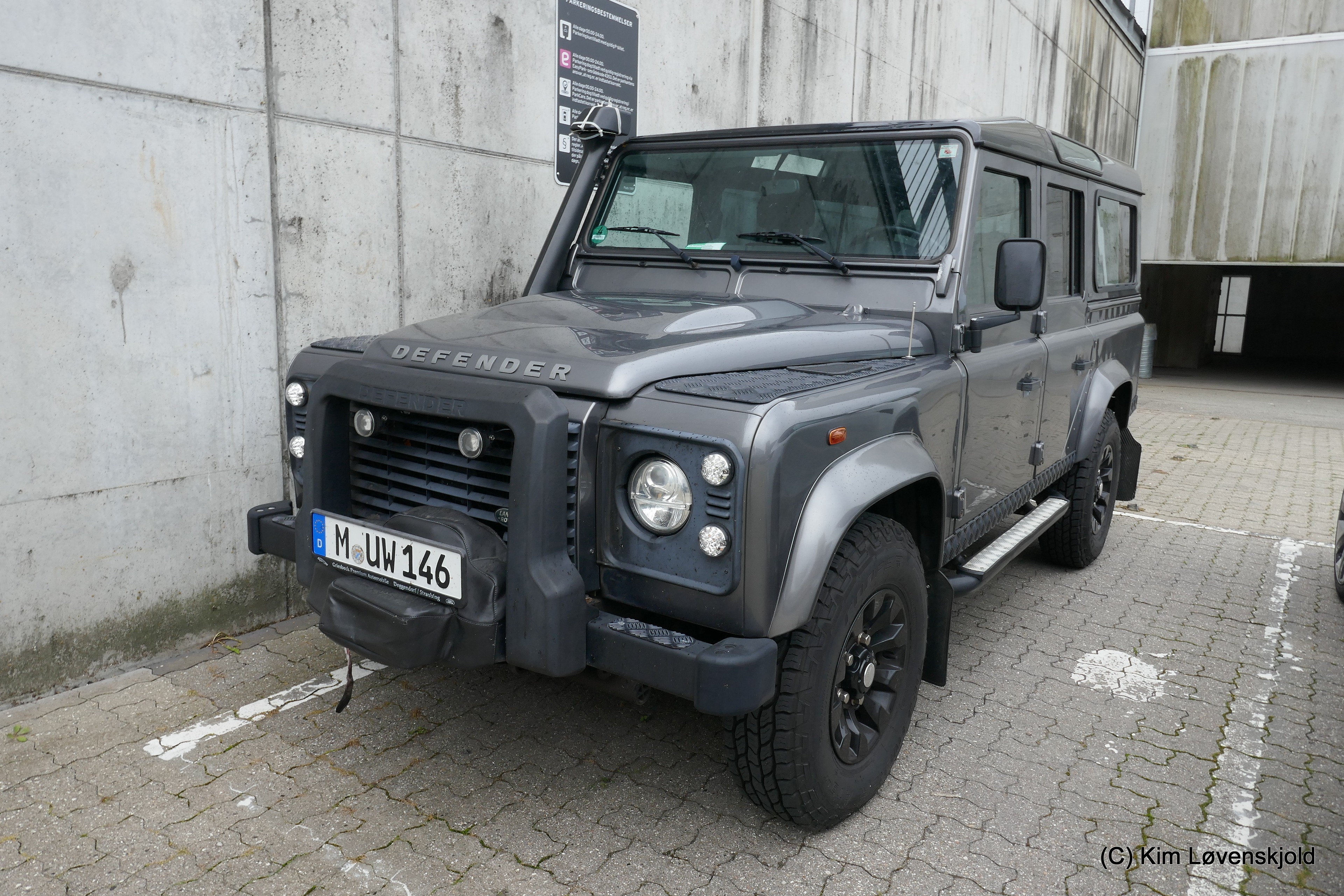 Land Rover Defender