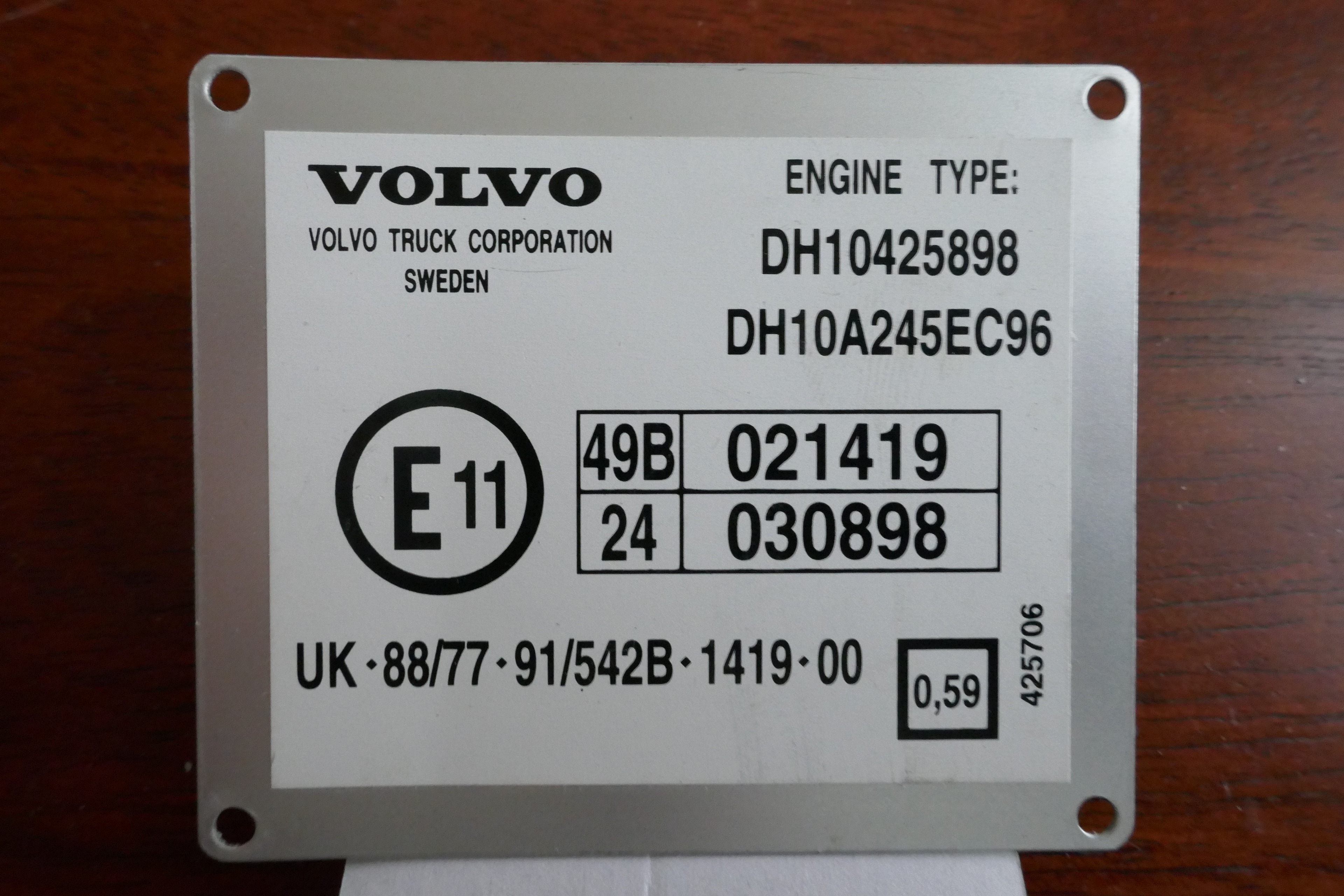 Volvo Bus engine type plate