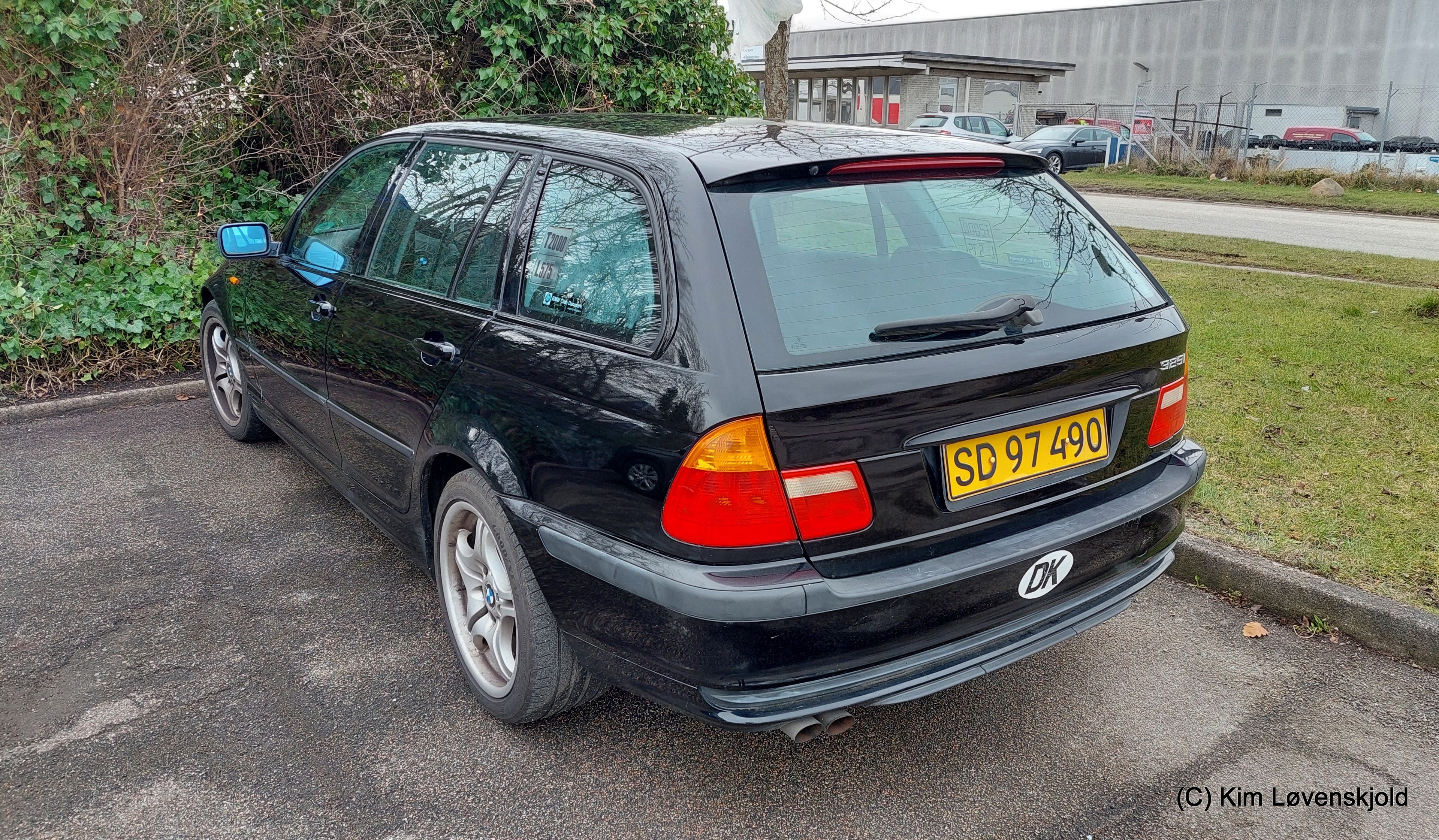2002' BMW 325i Van