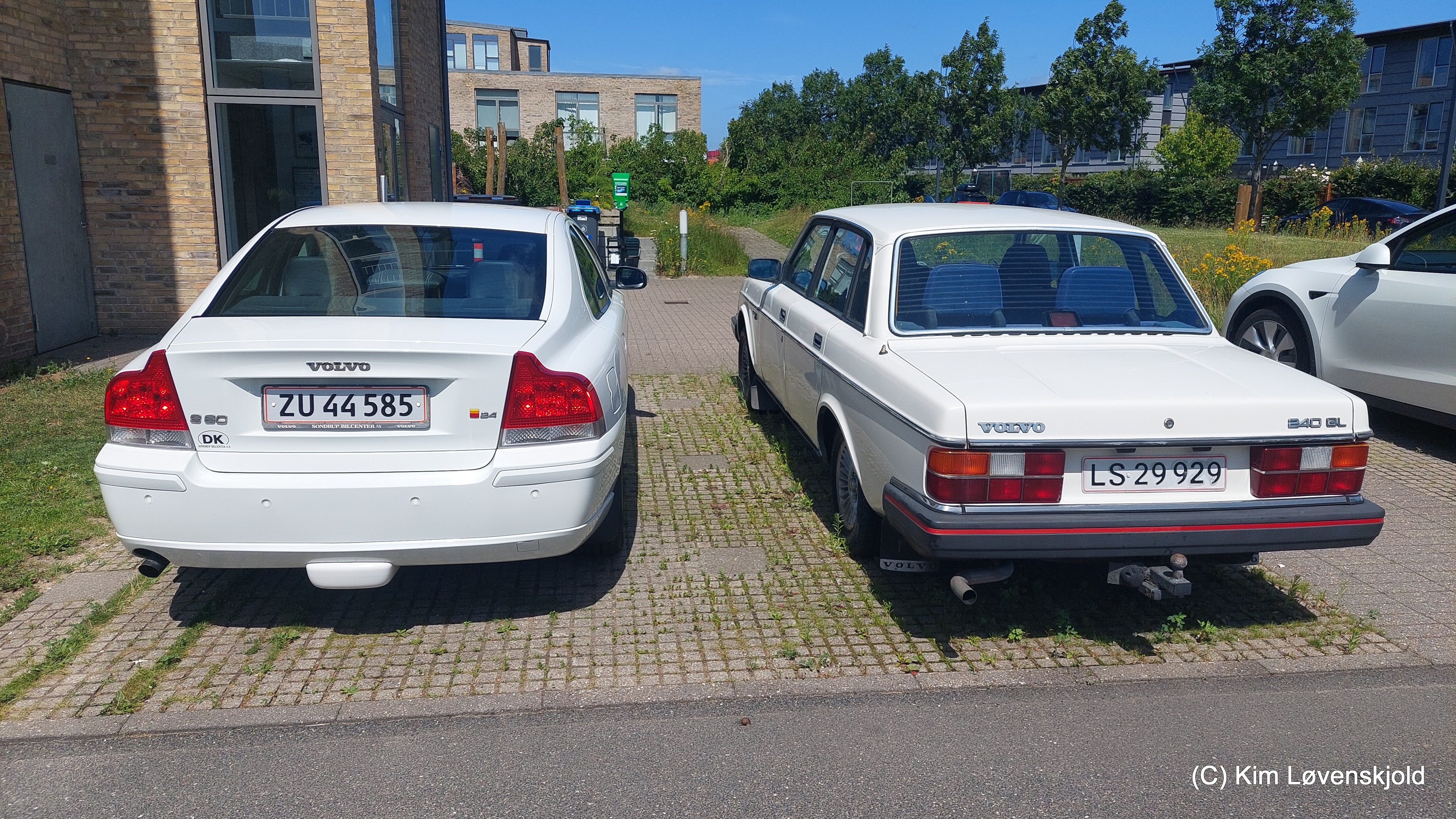 2009' Volvo S60 & 1985' Volvo 240 GL